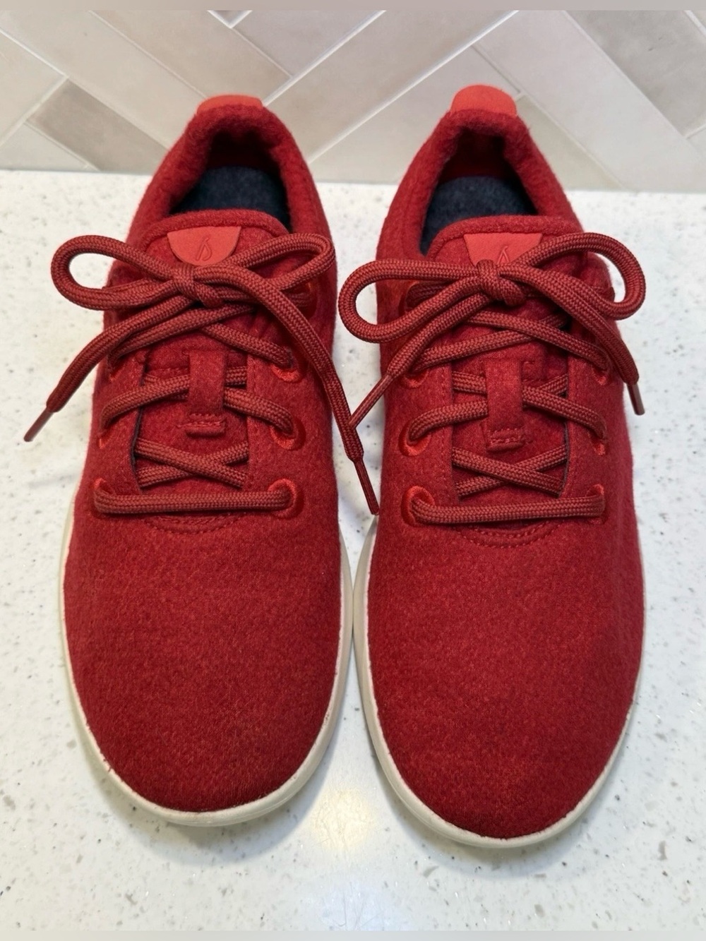 Allbirds WR Wool Runners Red Women's Size 8
NZ Merino Wool Sneakers Shoes